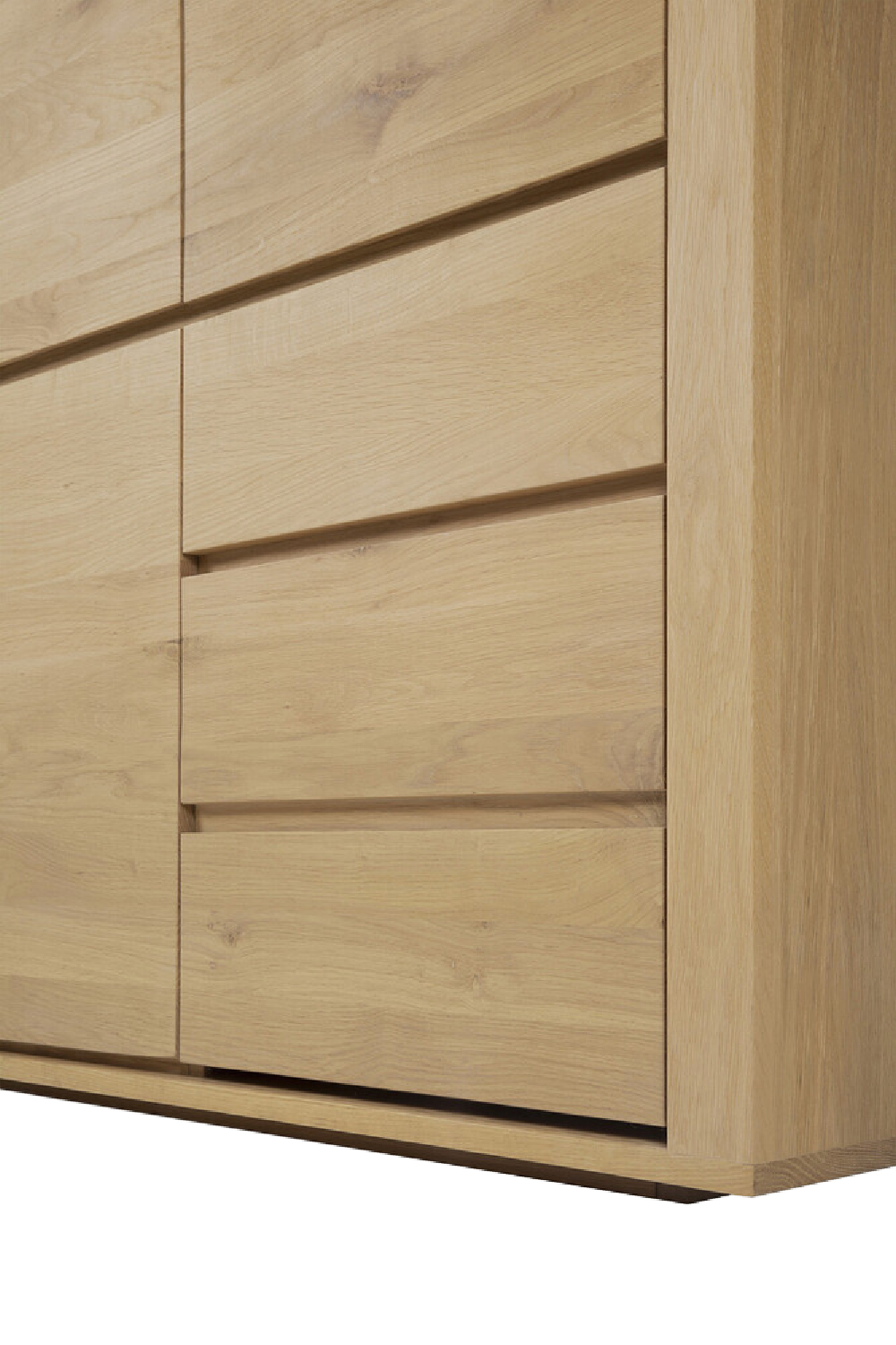 3-Door Oak Wood Wardrobe Cabinet | Ethnicraft Shadow | Woodfurniture.com