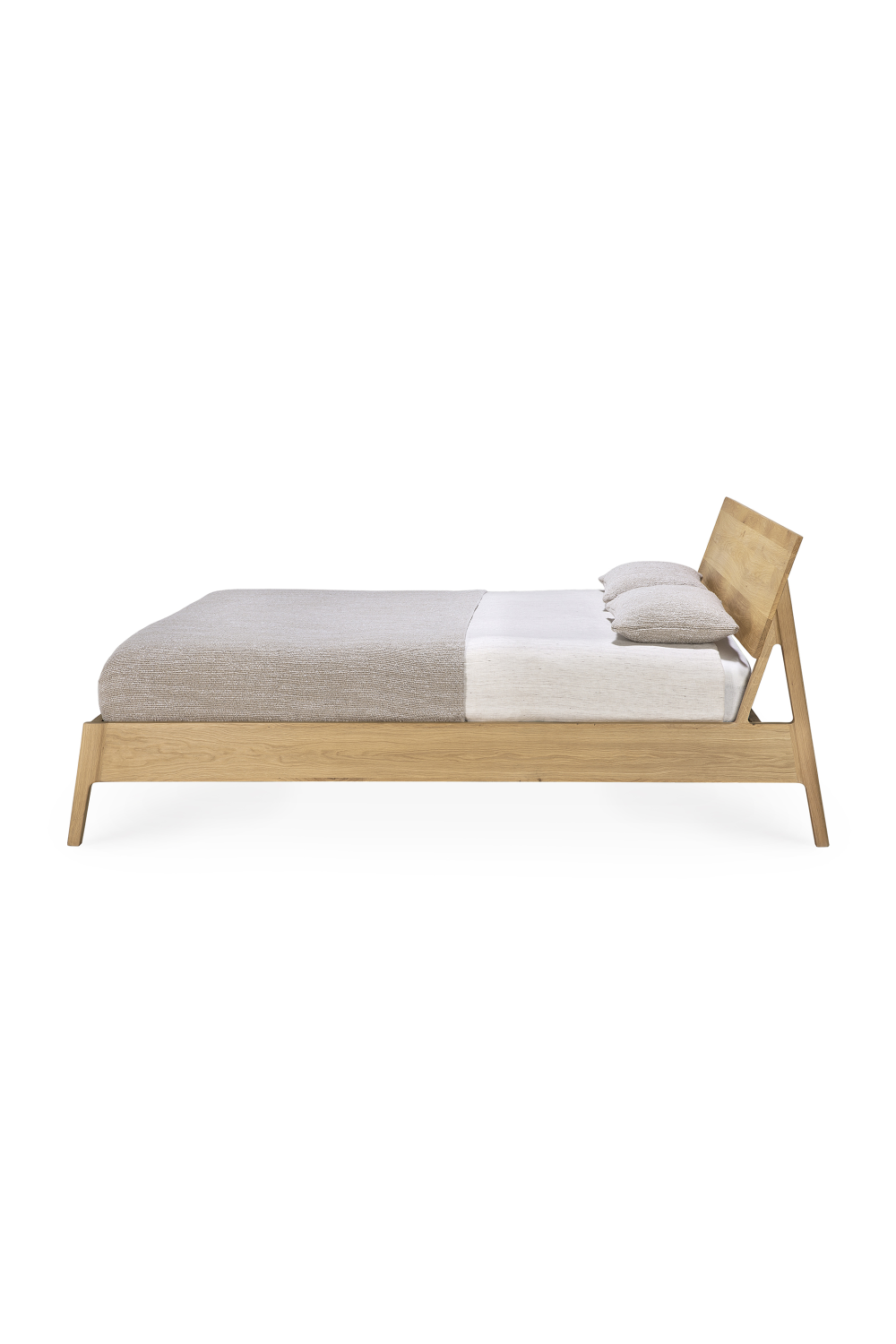 Oiled Oak Bed | Ethnicraft Air | Woodfurniture.com