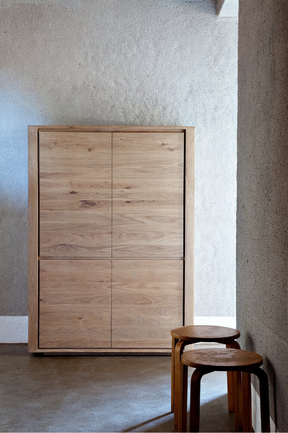 Oak Storage Cupboard | Ethnicraft Shadow | Woodfurniture.com