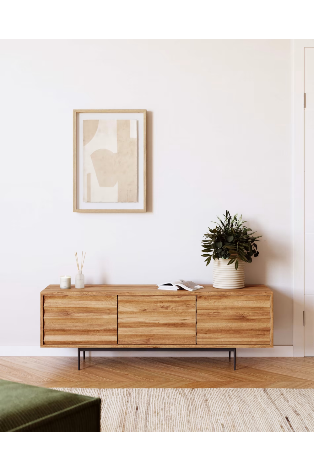 Mueble TV de madera natural con 3 puertas | La Forma Delsie