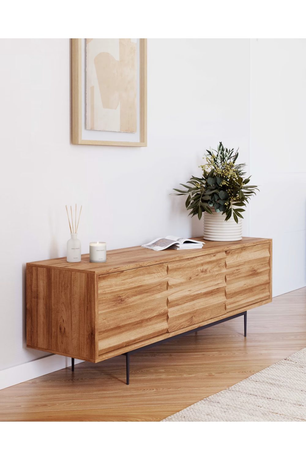 Mueble TV de madera natural con 3 puertas | La Forma Delsie