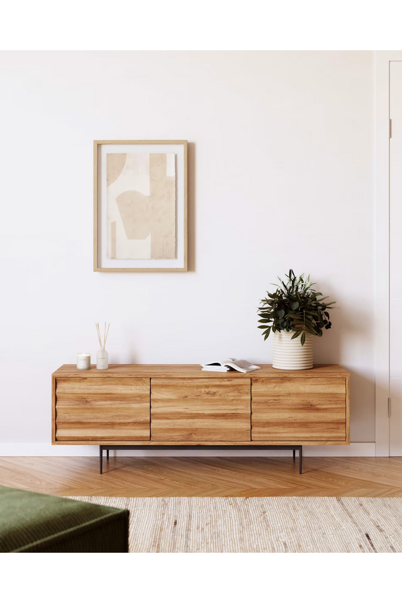 Mueble TV de madera natural con 3 puertas | La Forma Delsie