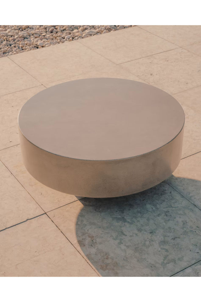 Round Cement Outdoor Coffee Table | La Forma Garbet