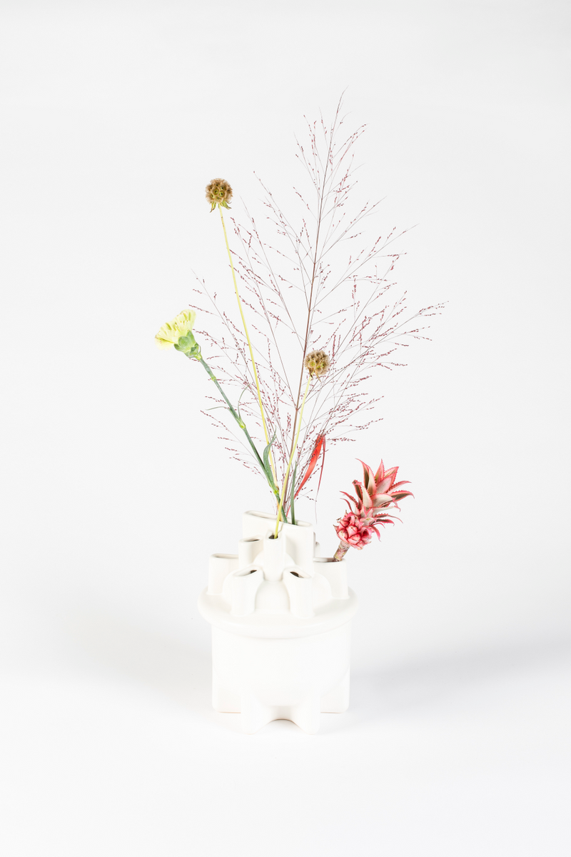 White Ceramic Modern Vase | Zuiver Bassin | Woodfurniture.com