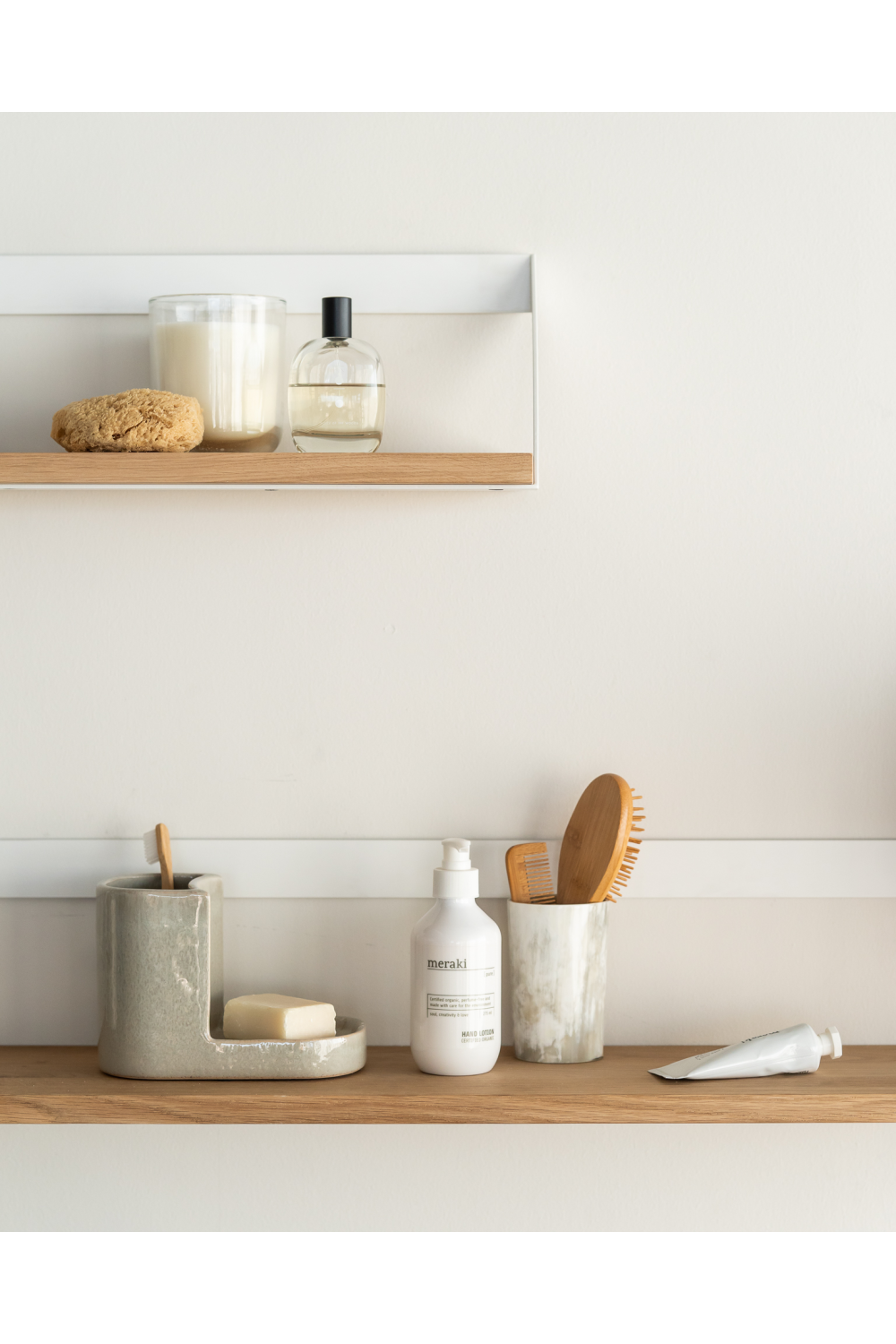 Solid Oak Wall Shelf | Ethnicraft Ribbon | Woodfurniture.com