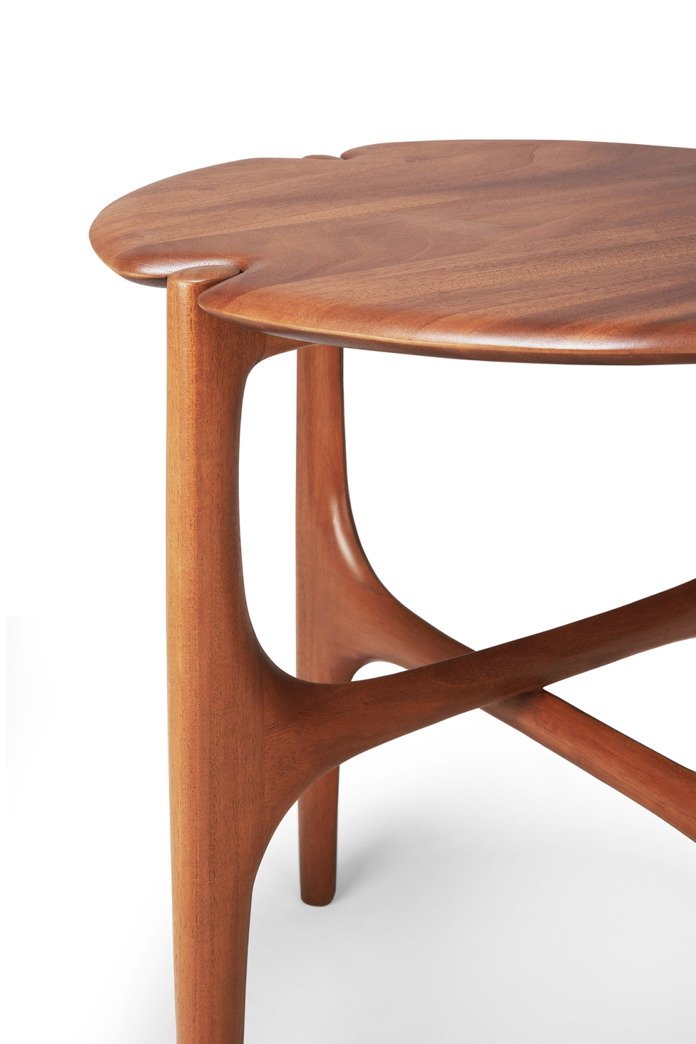 Varnished Round Side Table | Ethnicraft PI | Woodfurniture.com