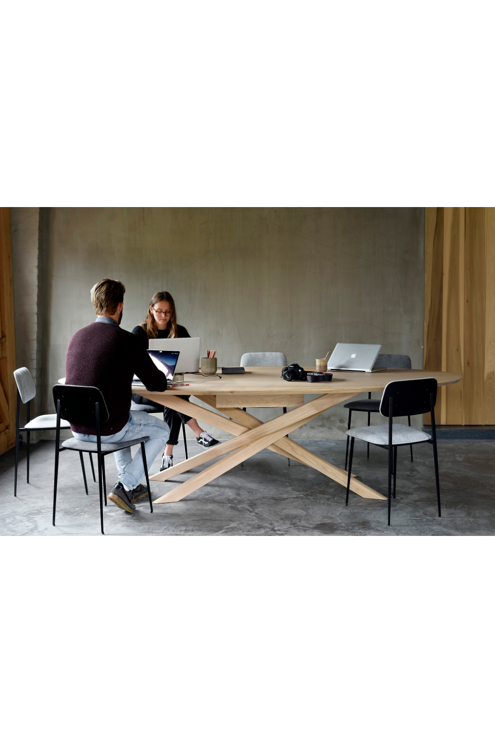 Oak Oval Meeting Table | Ethnicraft Mikado | Woodfurniture.com