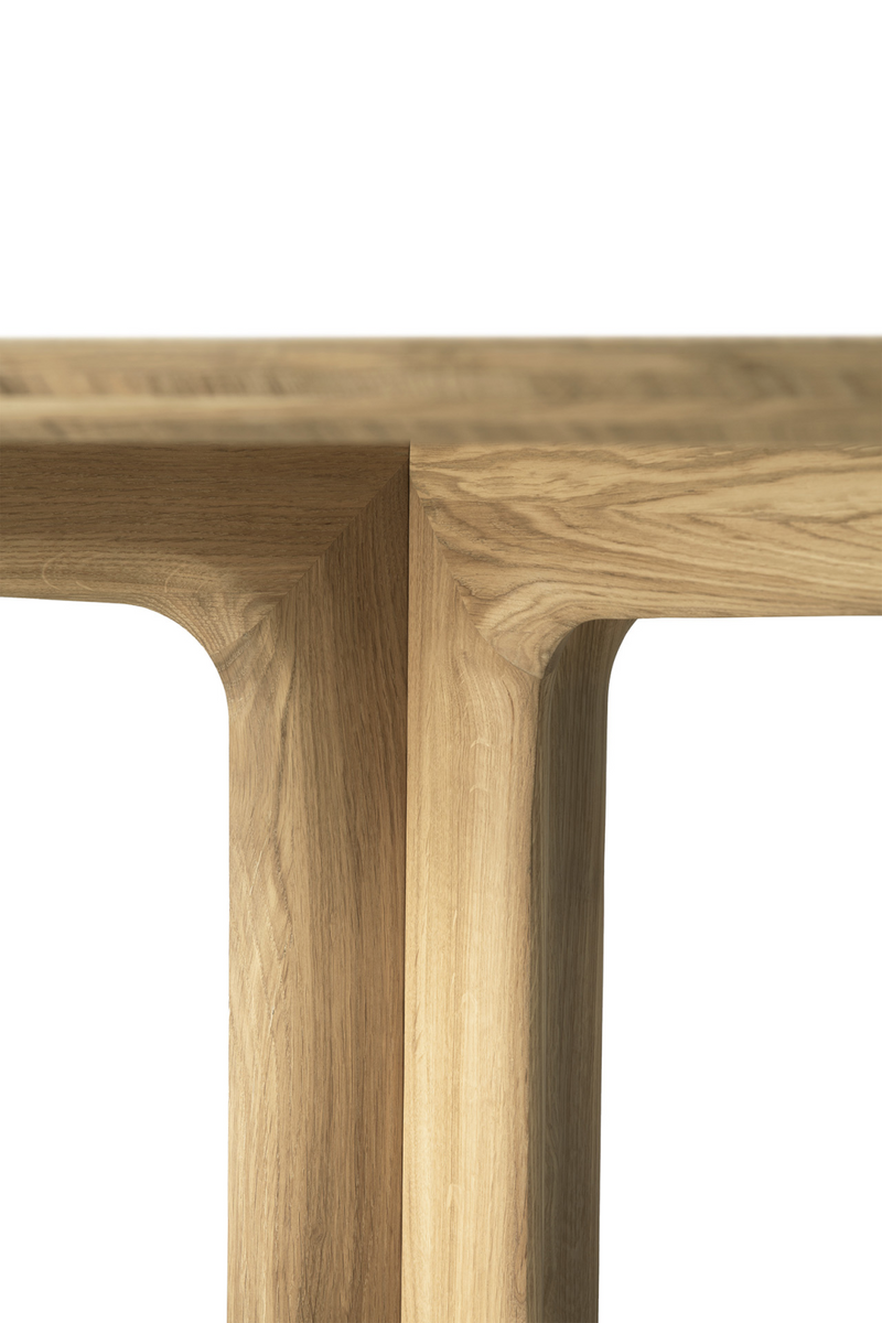 Central-Footed Oiled Oak Dining Table | Ethnicraft Corto | Woodfurniture.com