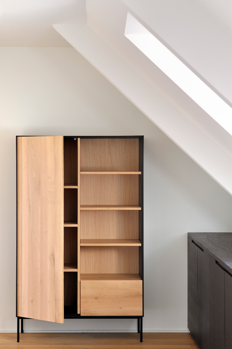 1-Door Oak Wood Cabinet | Ethnicraft Blackbird | Wood Furniture