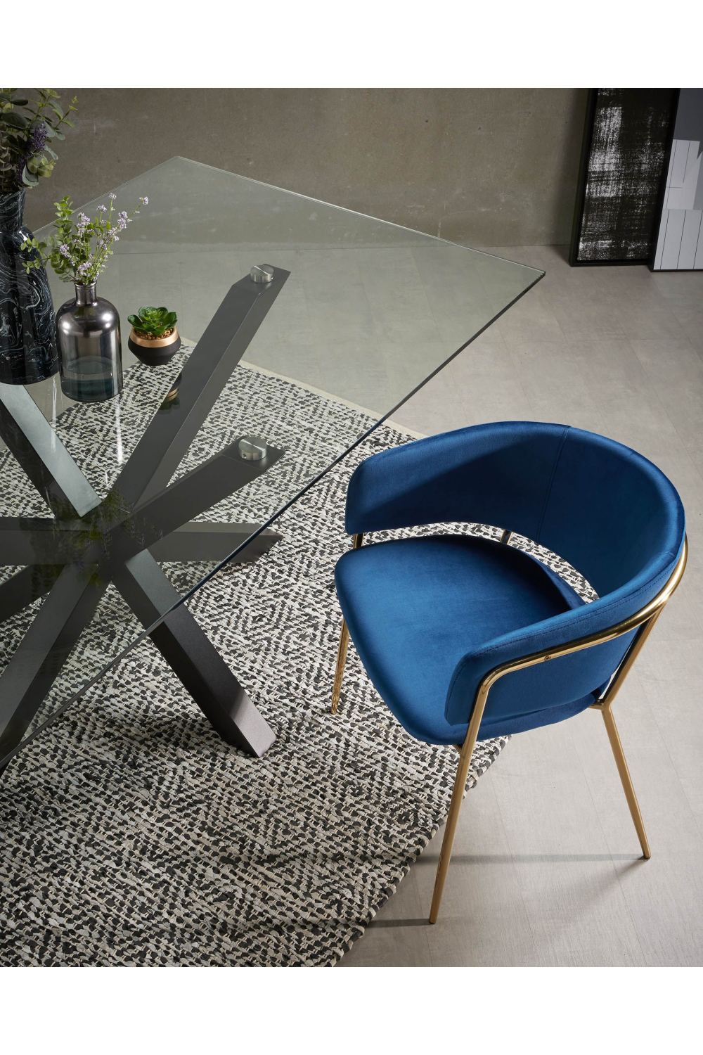 Black Legged Glass Dining Table | La Forma Argo | Woodfurniture.com