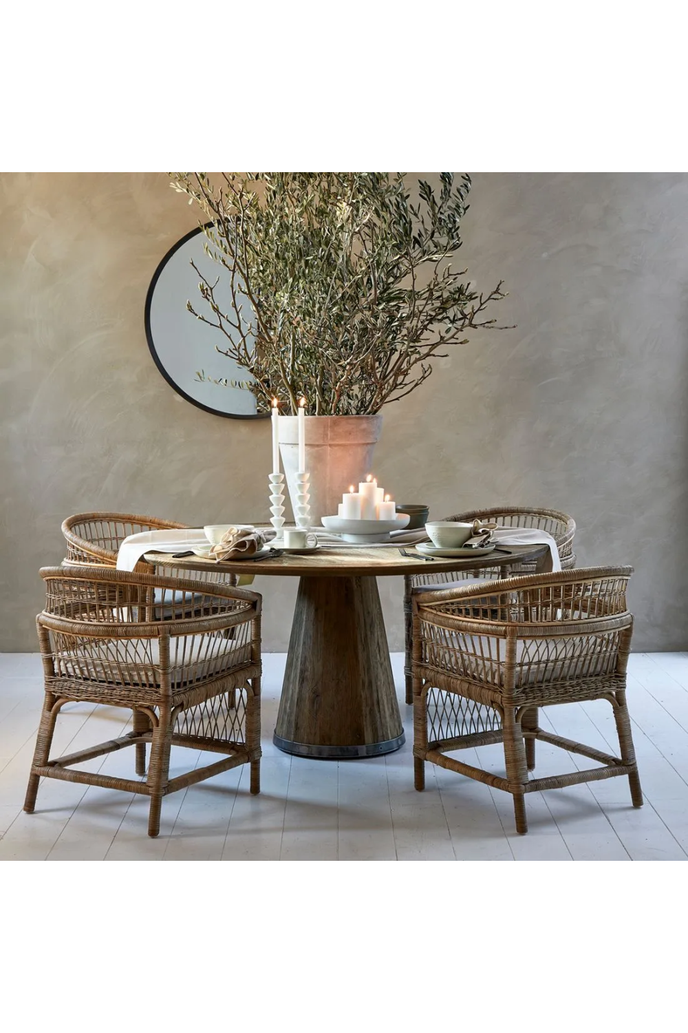 Round Oak Pedestal Dining Table | Rivièra Maison Siroko Beach | Wood Furniture