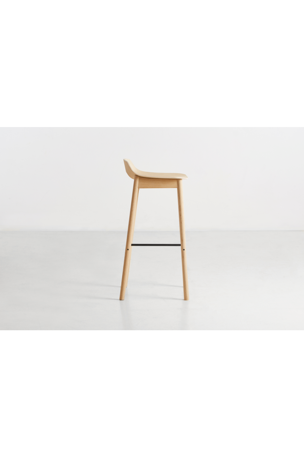 Classic Oak Bar Stool | WOUD Mono | Woodfurniture.com