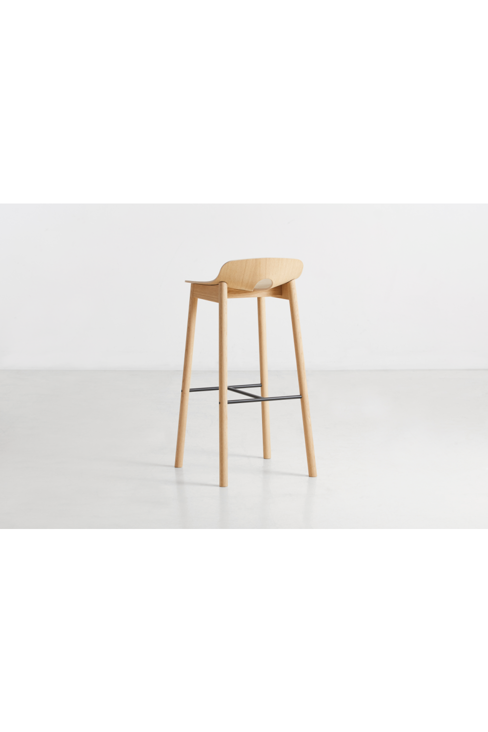 Classic Oak Bar Stool | WOUD Mono | Woodfurniture.com